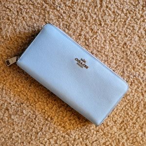 LN Coach Classic Zip Around Wallet, $40